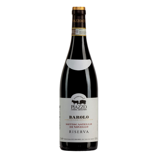 Fles Sottocastello di Novello 2013 van Piazzo